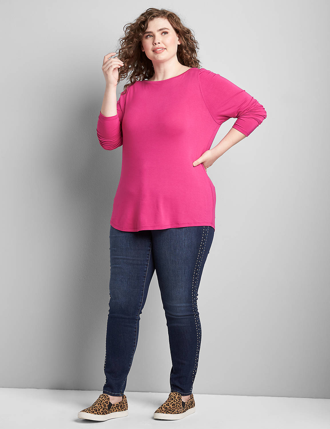 Long Sleeve Boat Neck Curved Hem Printed Tee 1122445 copy of 1122437:PANTONE Fuchsia Red:10/12 Product Image 3