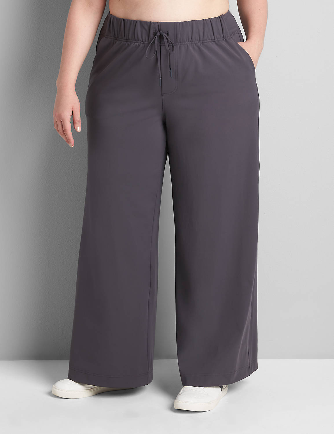 LIVI Wide-Leg Trouser Pant Product Image 1
