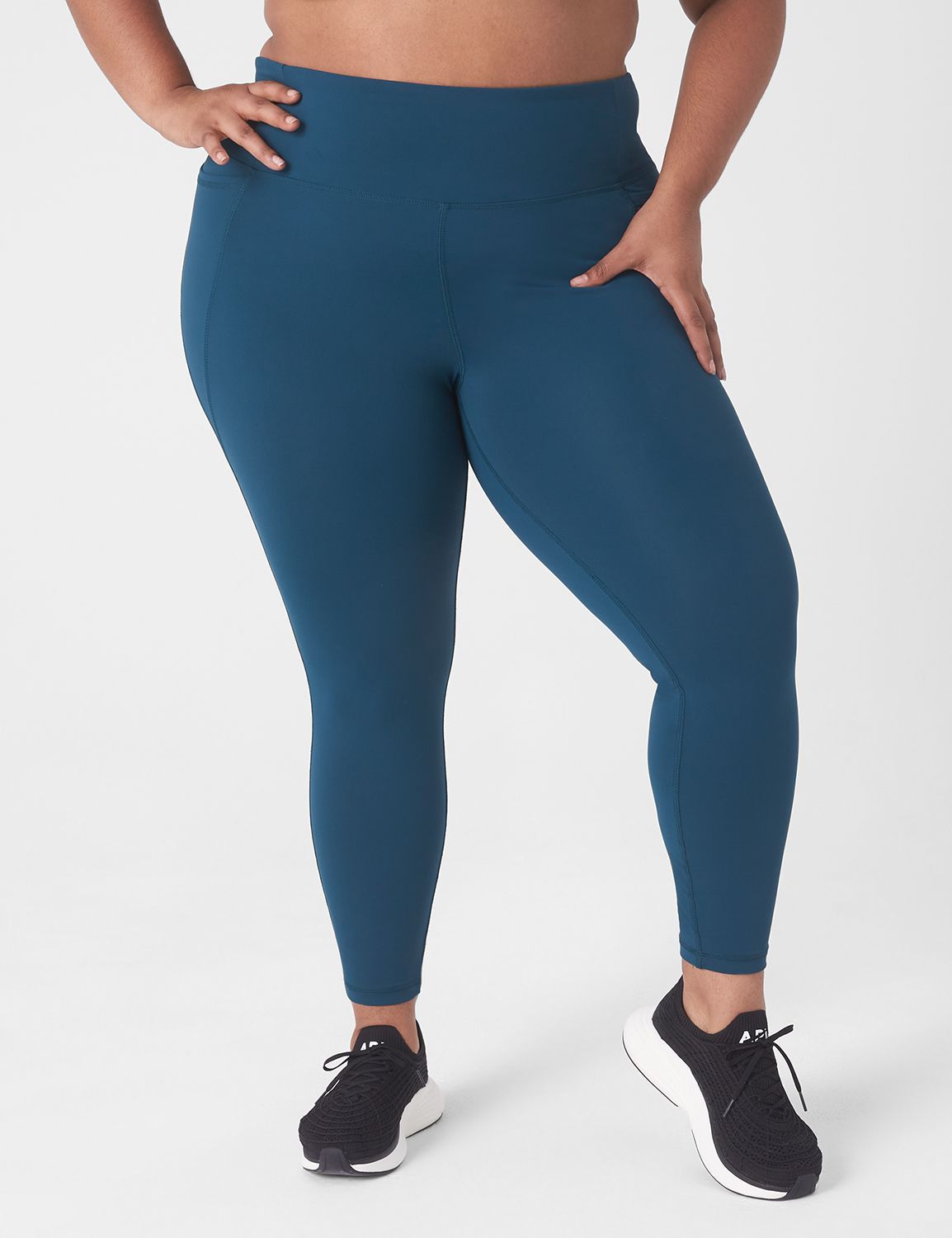 LIVI High-Rise LIVI Soft Capri Legging - Crossover Hem