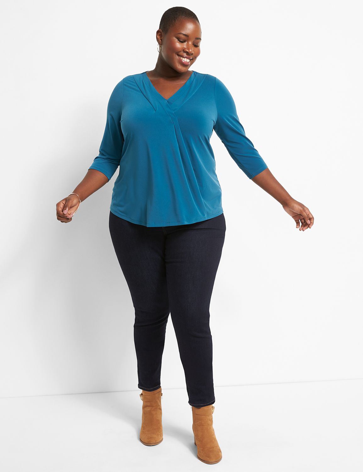 Three Quarter Sleeve V-Neck Pleat Front Top 1124111:PANTONE Legion Blue:22/24 Product Image 3