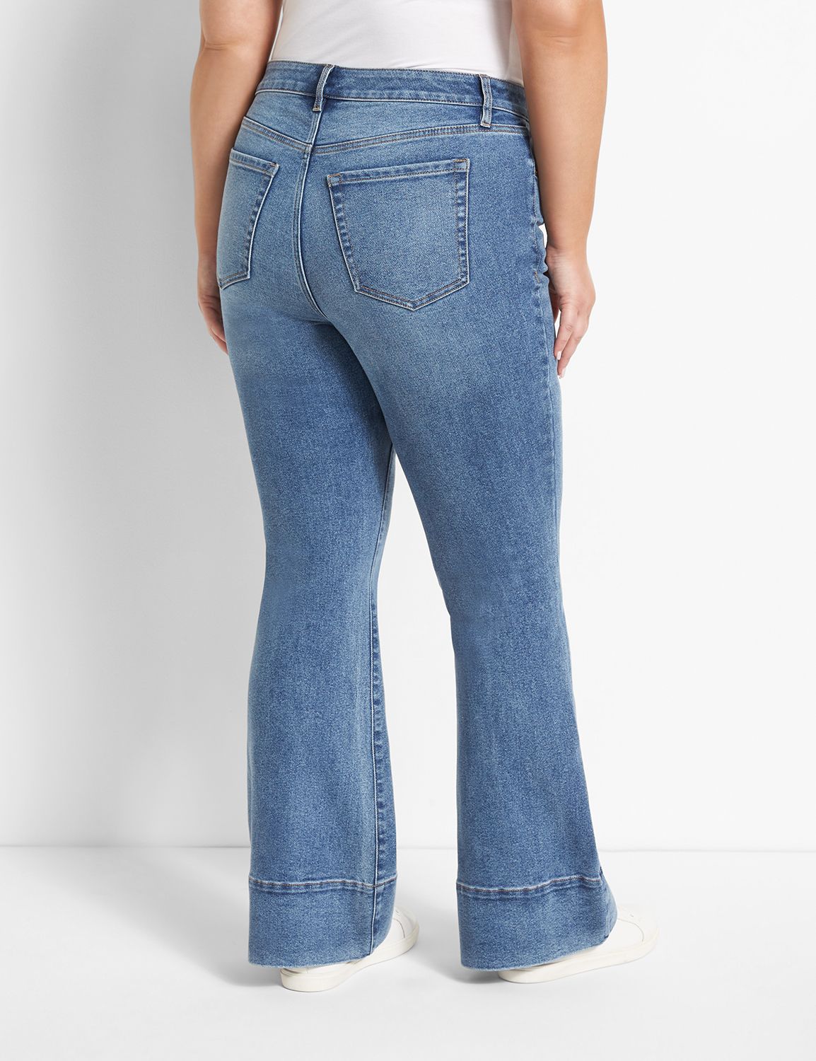 SIGNATURE FIT FLARE JEAN - MEDIUM DENIM WASH LBO STRETCH 1124578:Medium Denim:12 Product Image 2