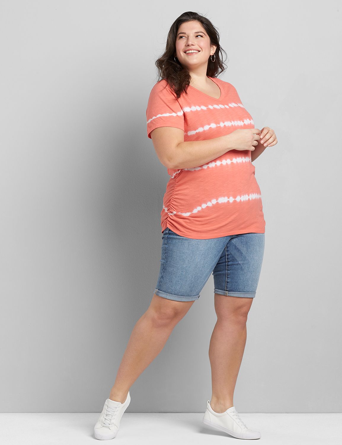 Short Sleeve V neck Side Ruched Tee 1118486 Copy of 1108460:LBSP21297_TieDyeStripe_VendorPrint:34/36 Product Image 3