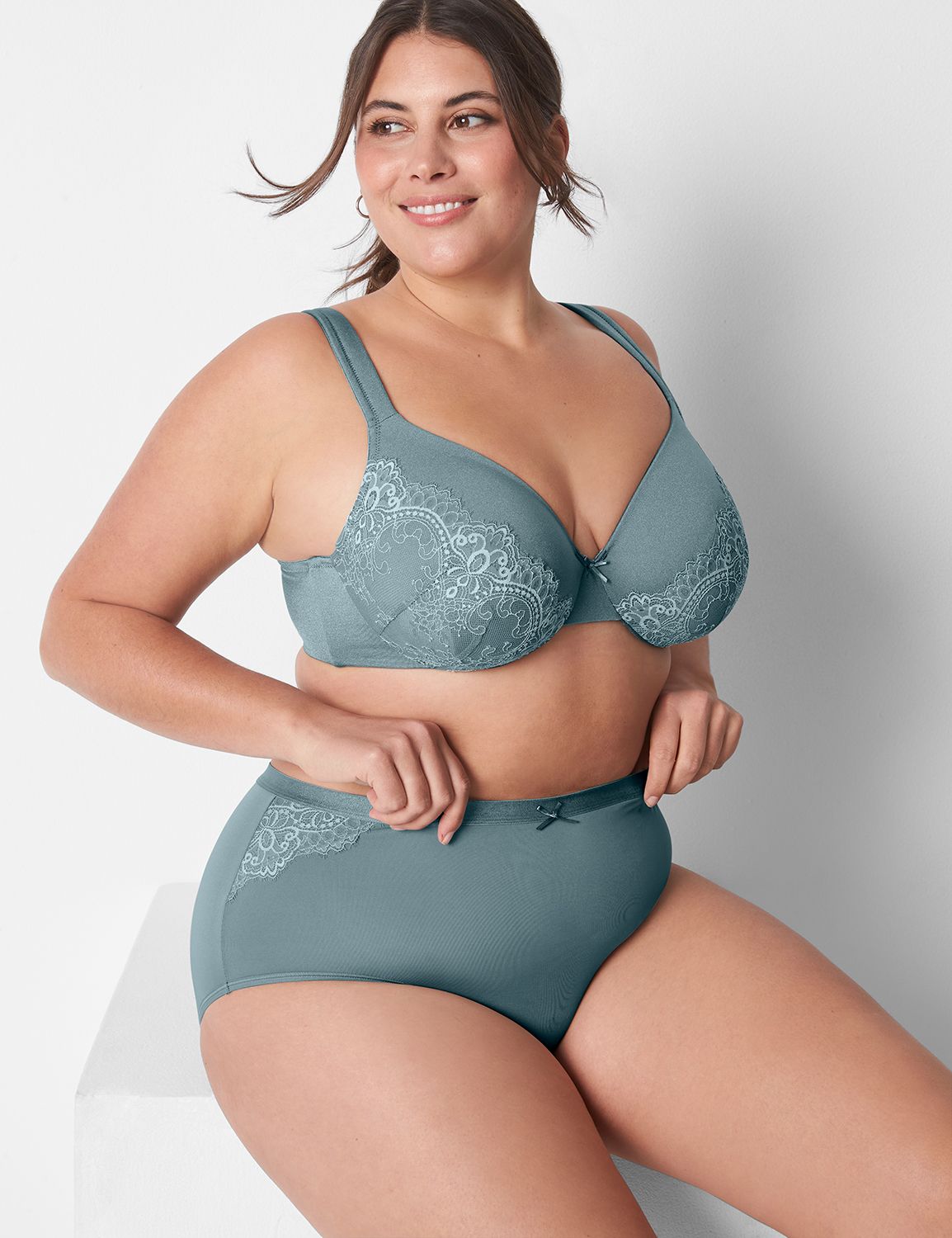 Womens Bras  Lane Bryant Invisible Lace Backsmoother Lightly Lined Full  Coverage Bra Grisaille > Son Dakika Van