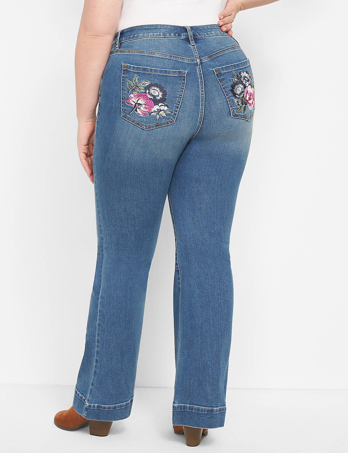 SIGNATURE FIT FLARE JEAN -AZUR WASH Product Image 1