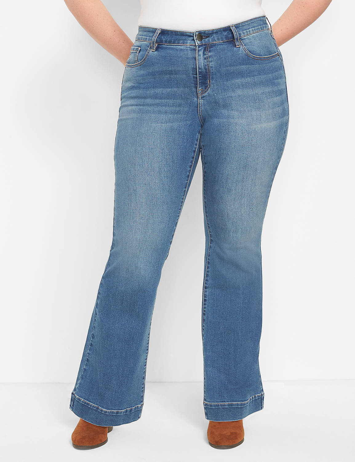 SIGNATURE FIT FLARE JEAN -AZUR WASH Product Image 4