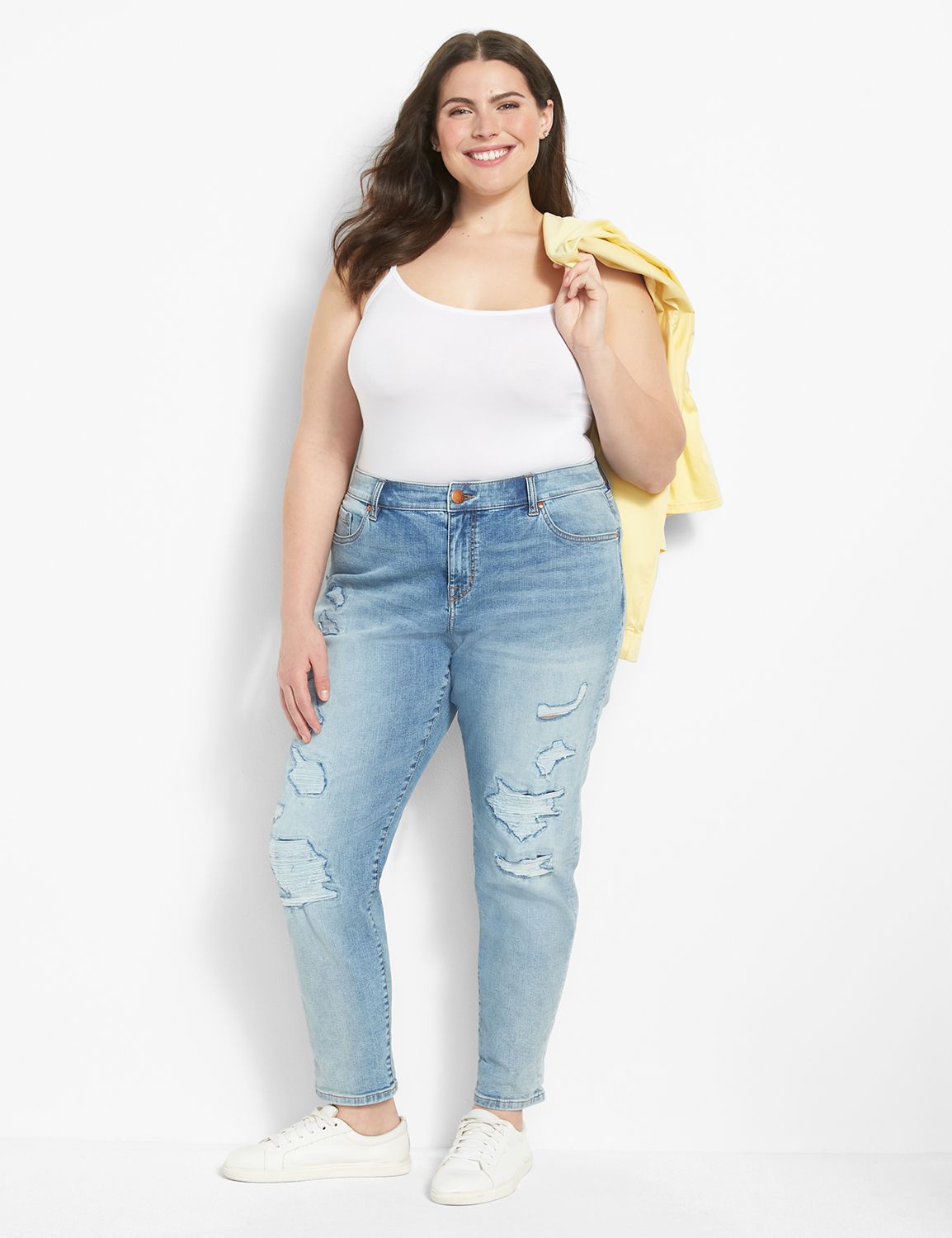 Signature Fit Boyfriend Jean Distressed Light Wash