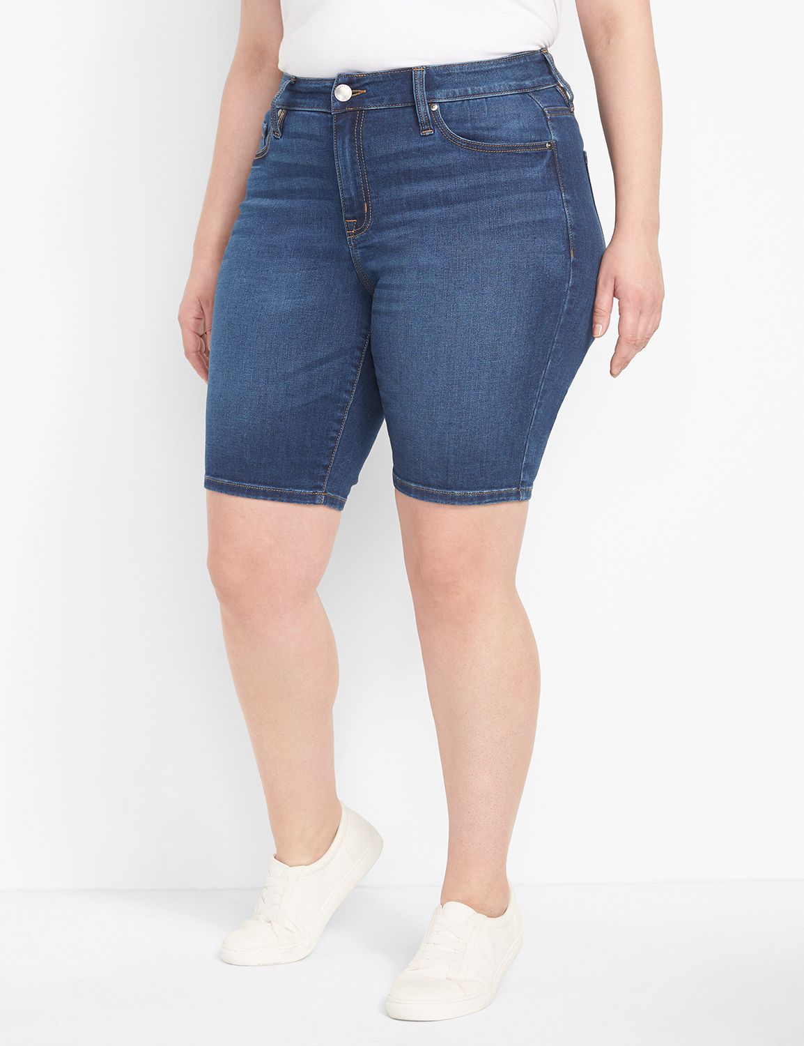 Women's Curvy Essential Bermuda Shorts