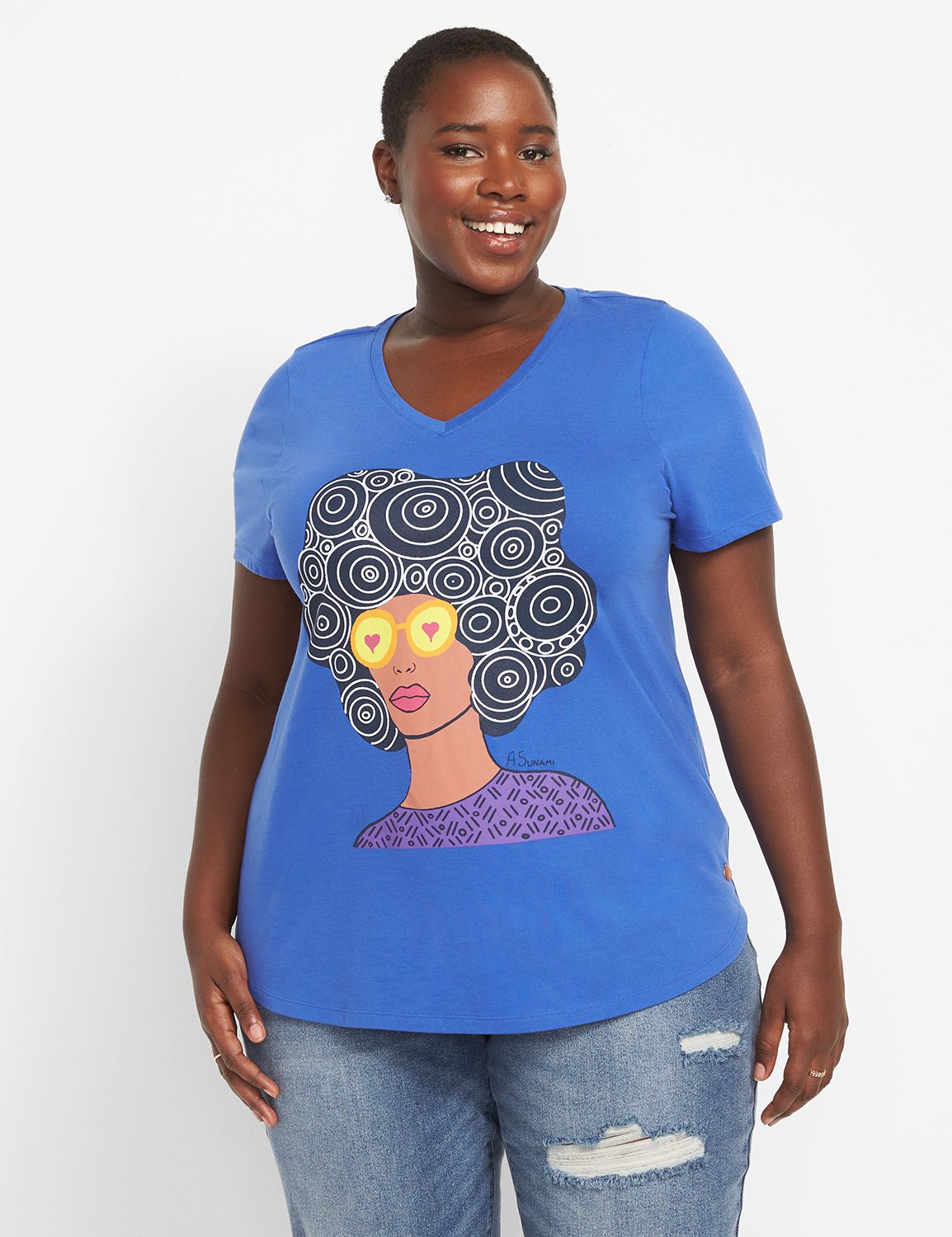 SS VNeck Curved Hem HiLo Graphic: S Product Image 1
