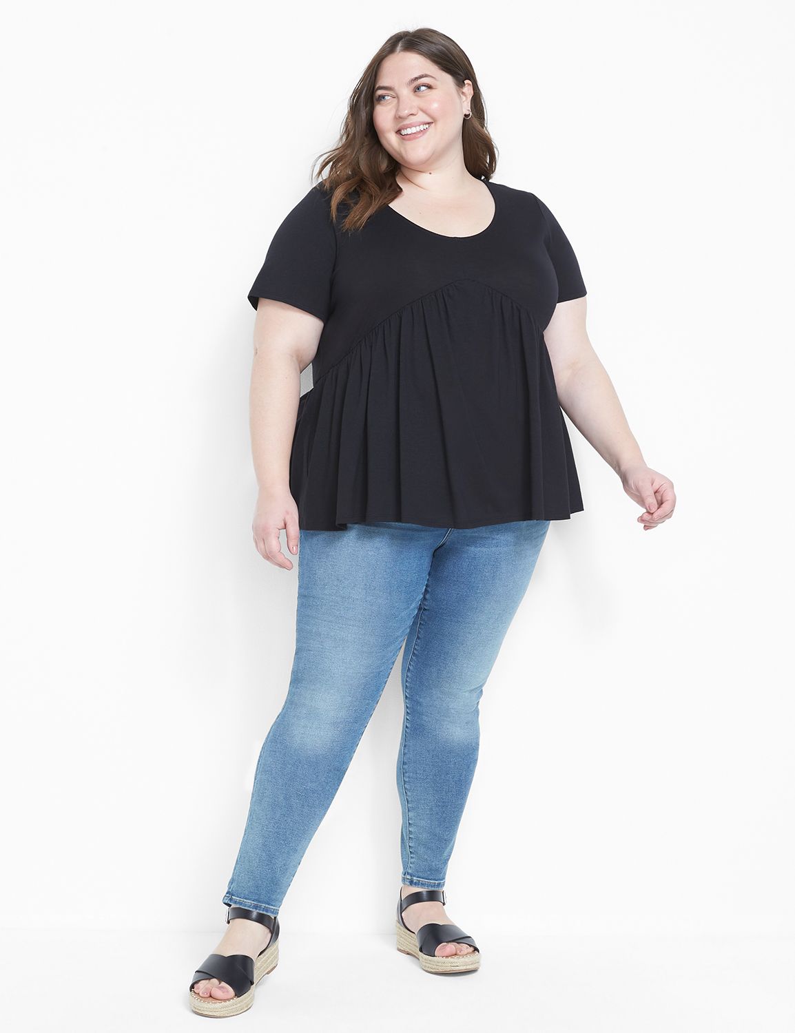 Short Sleeve Scoop Neck Babydoll Te Product Image 3