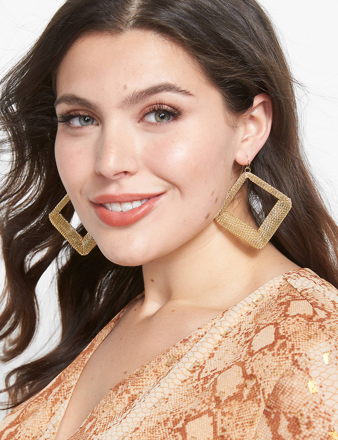 MESH STATEMENT EARRING Product Image 1