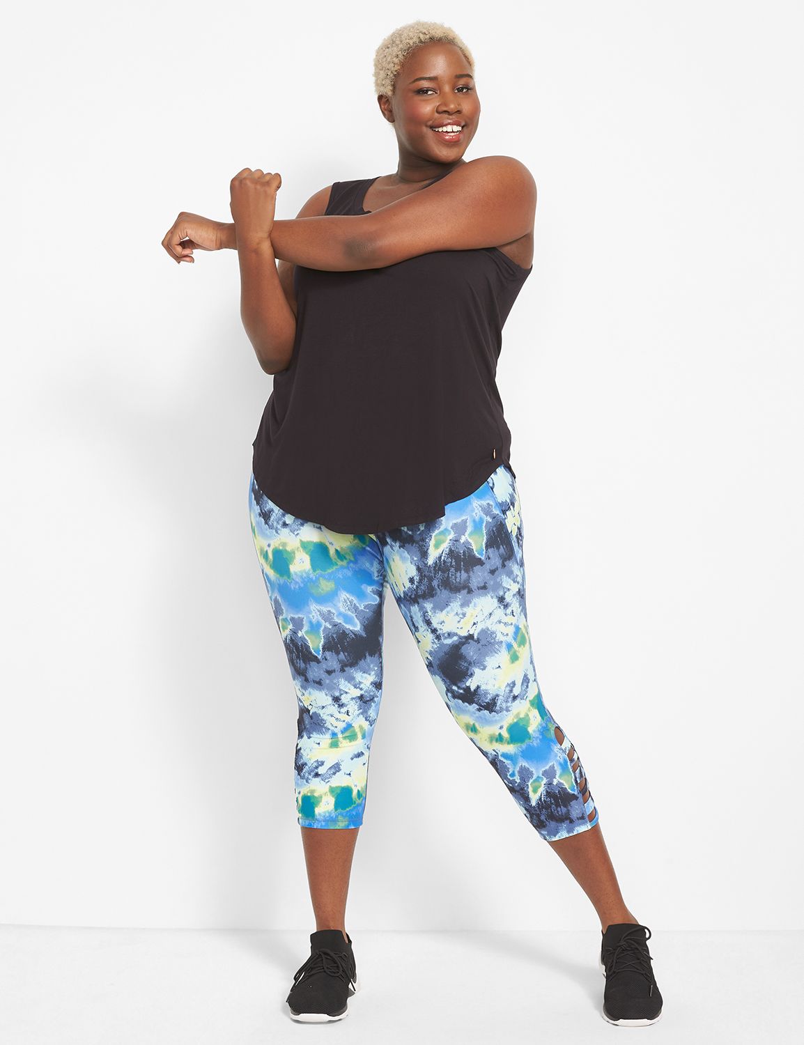 LIVI High Rise Wicking Capri Leggin Product Image 3