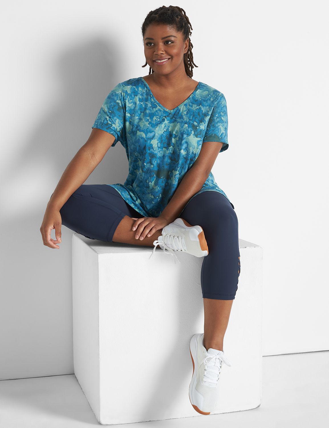 Short Sleeve Mid V-Neck Back Detail Product Image 3