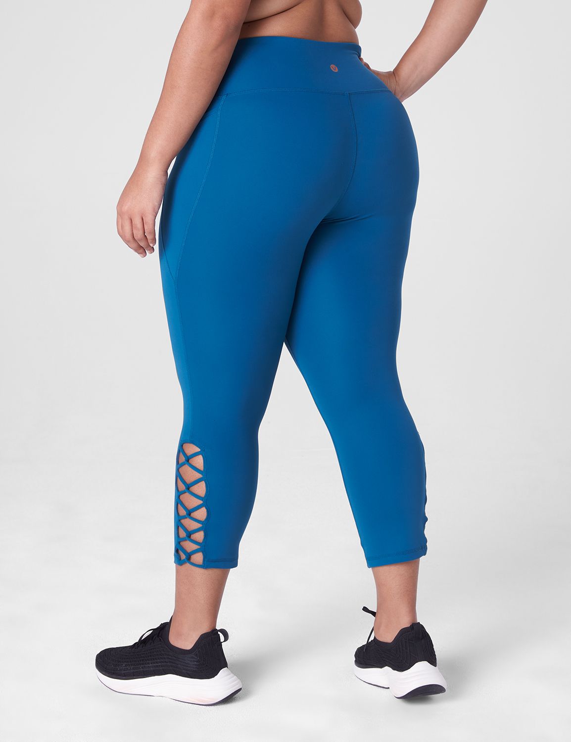 Lattice Hem Capri Legging