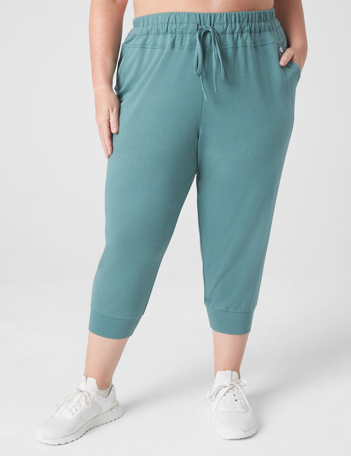 Women's plus best sale size capri joggers