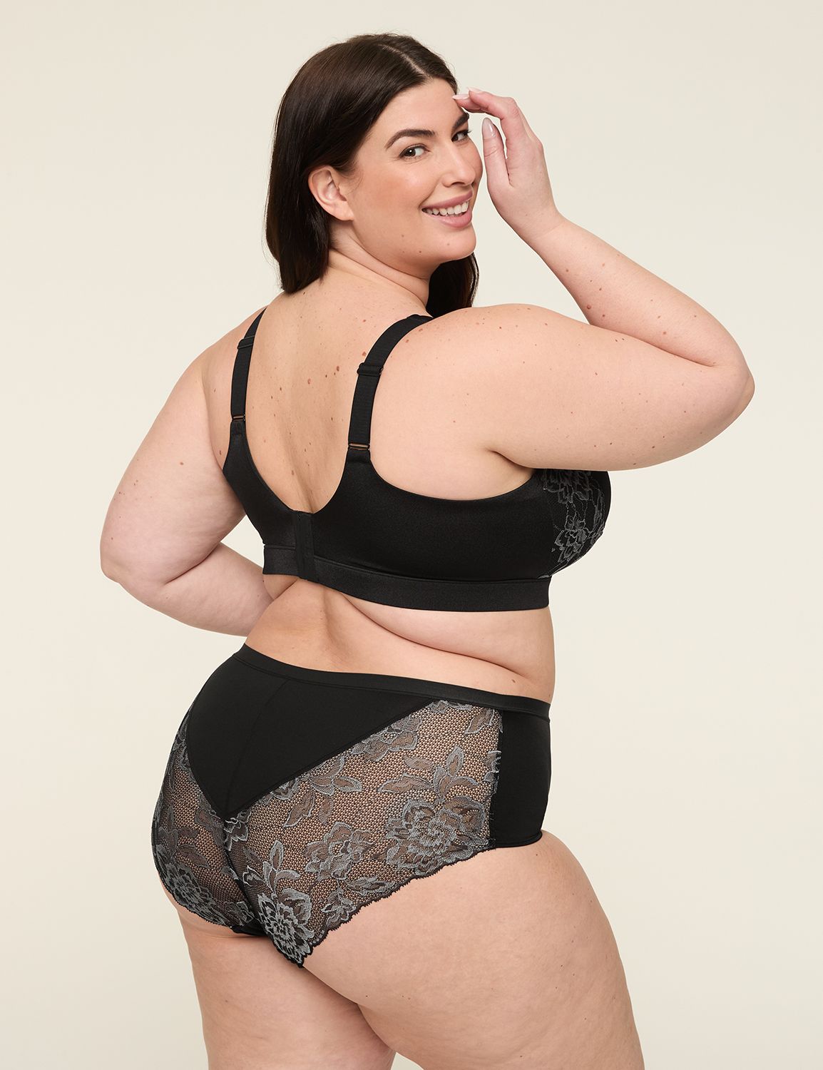 Comfort Bliss&reg; Lightly Lined No-Wire Bra With Lace