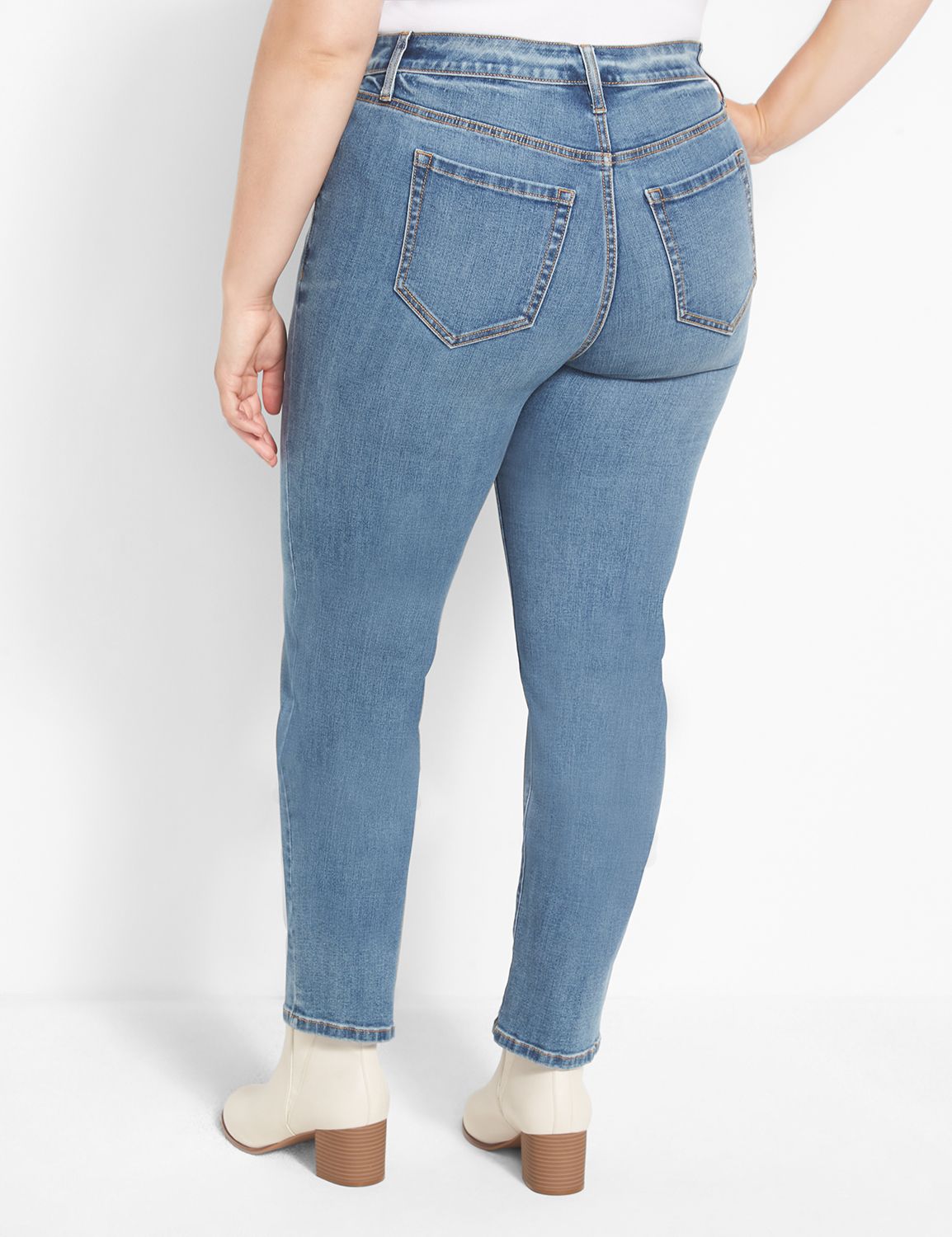 Signature Fit Ankle Straight Jean - Medium Wash