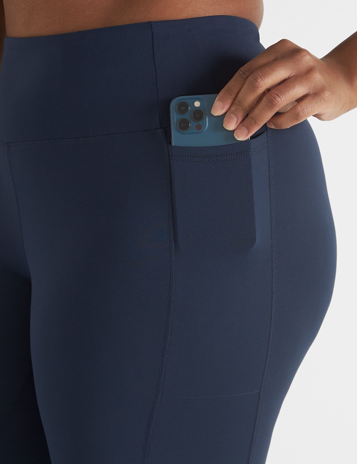 LIVI High Rise Livi Soft Capri Legg Product Image 4