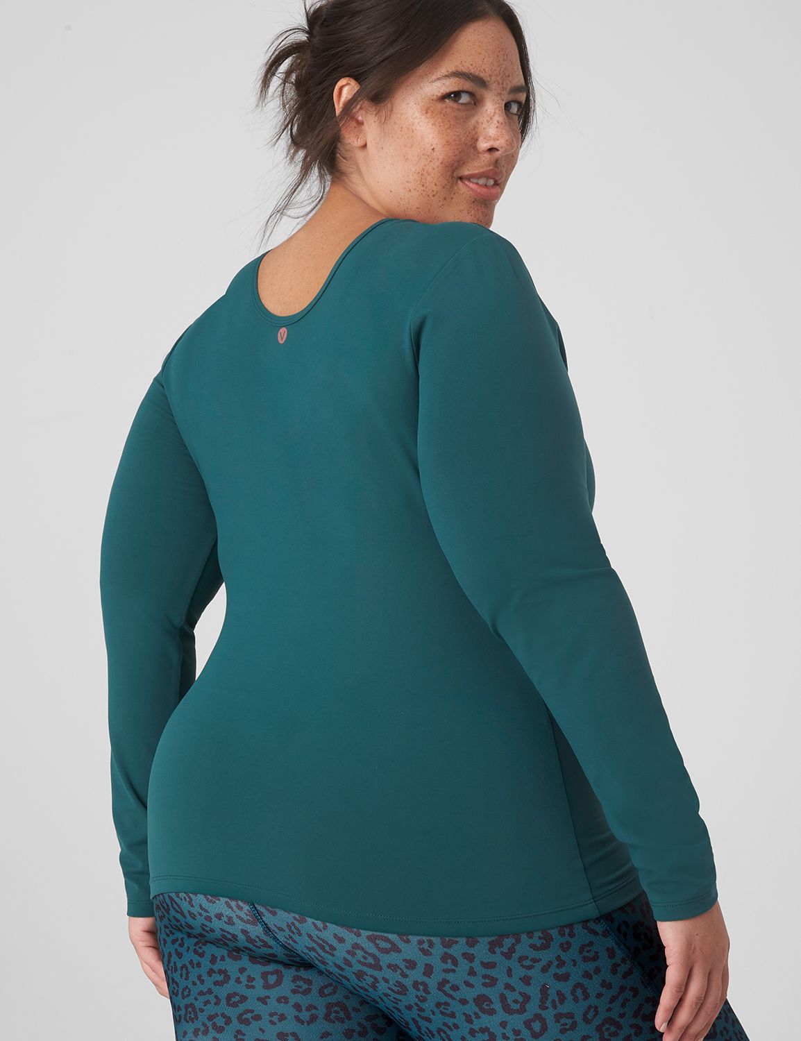 Vivo Fitness Long Sleeve V Neck Top - Black main image 1