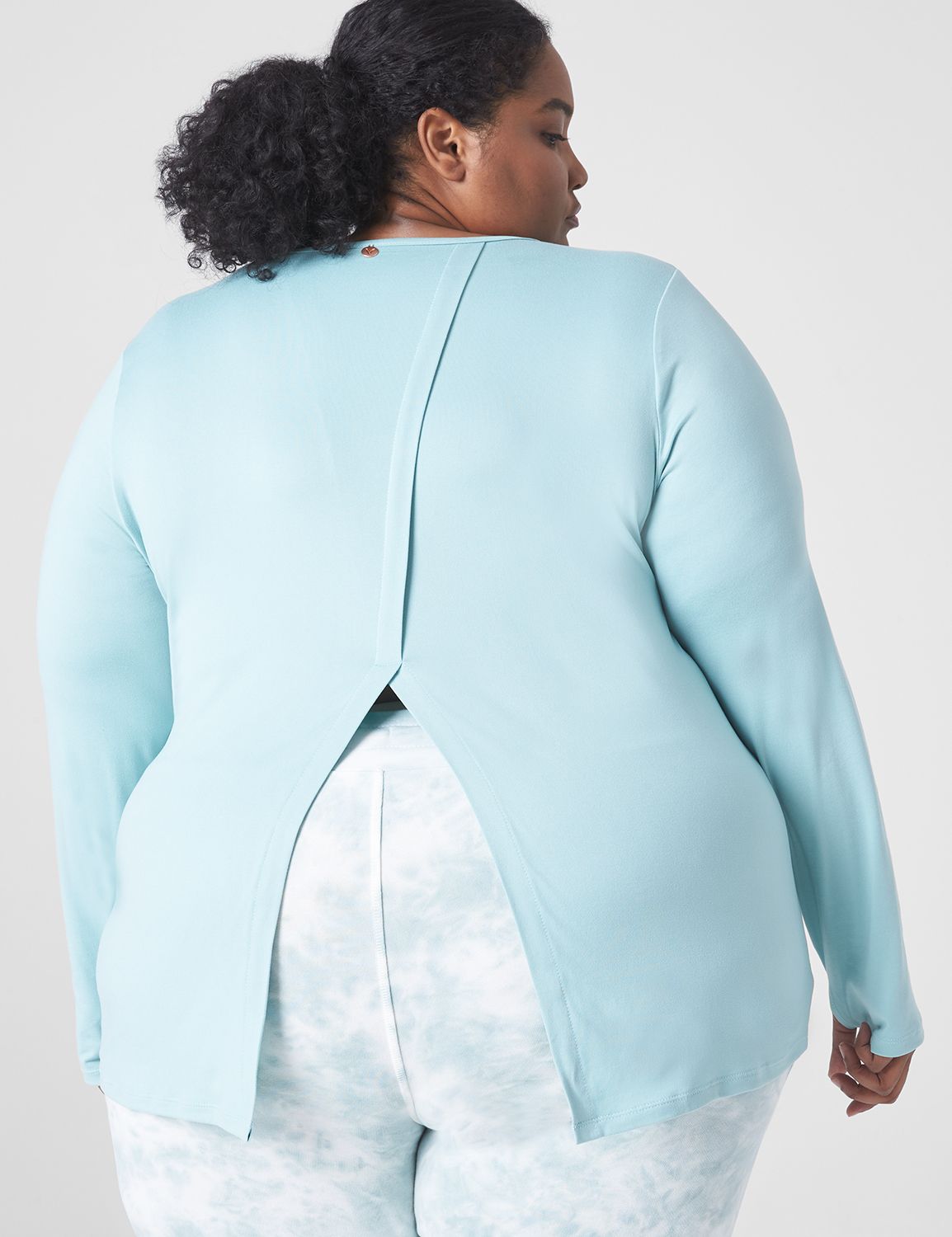 Long Sleeve VNeck Back Detail Livi Product Image 2