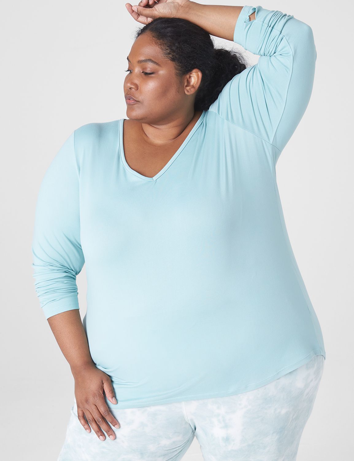 Long Sleeve VNeck Back Detail Livi Product Image 3