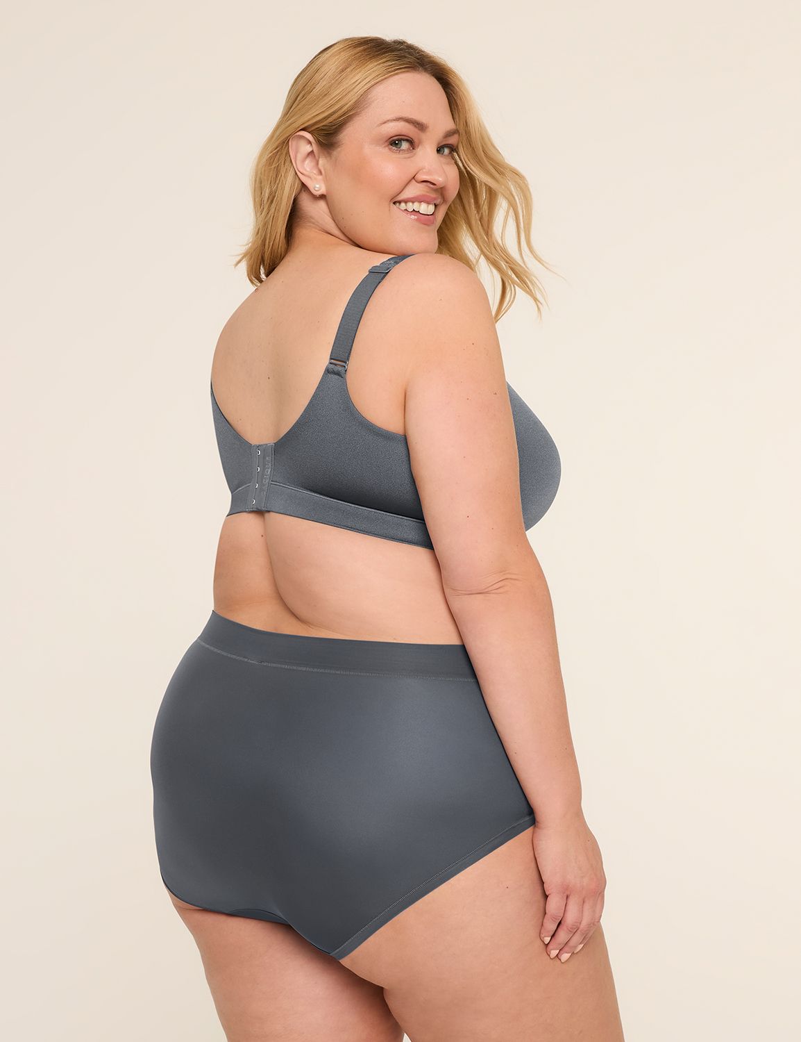 Comfort Bliss&reg; Lightly Lined Full Coverage Bra