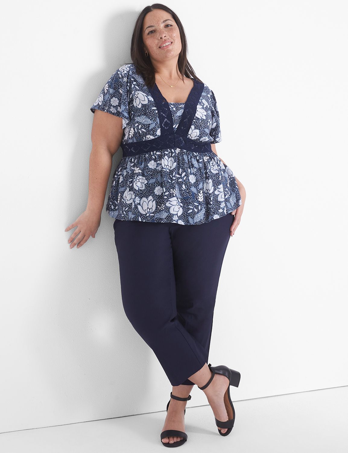 Classic Short Sleeve V Neck Trimmed Product Image 3