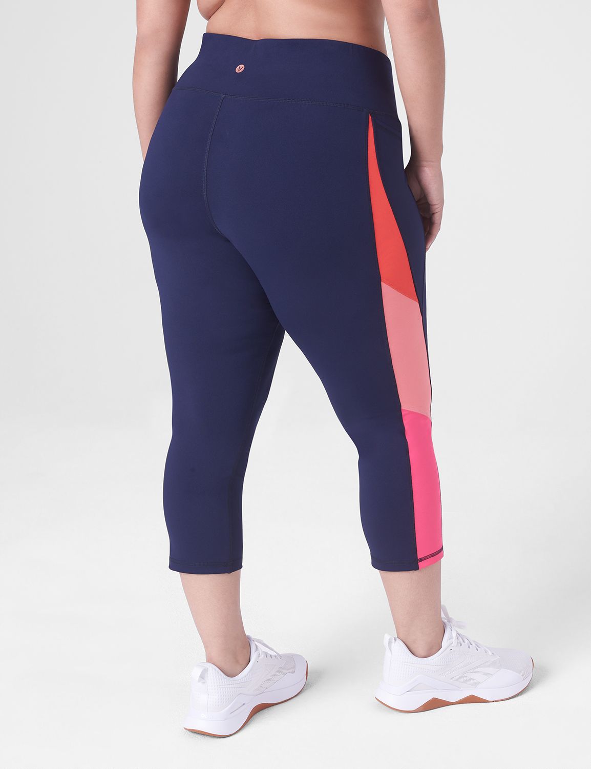 Plus Size Crop Leggings With Pockets