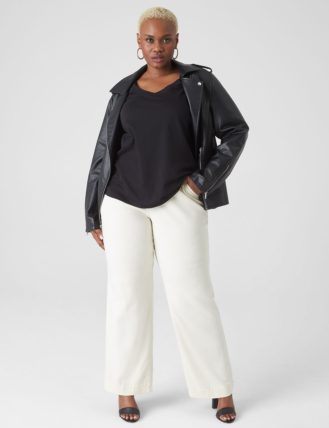 Classic Perfect Sleeve Vneck Tee 11 Product Image 4