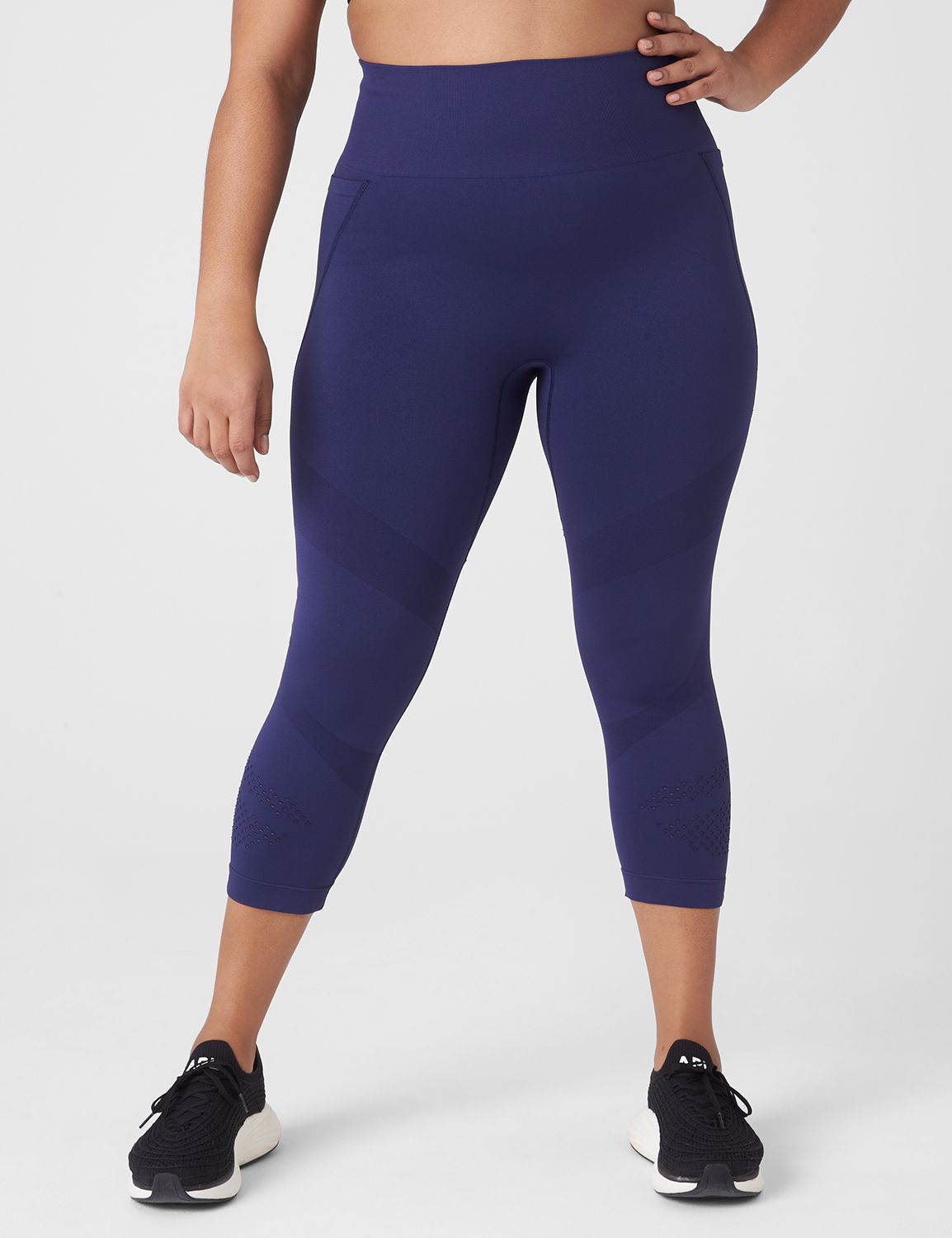 LIVI High Rise Seamless Capri Leggi LaneBryant