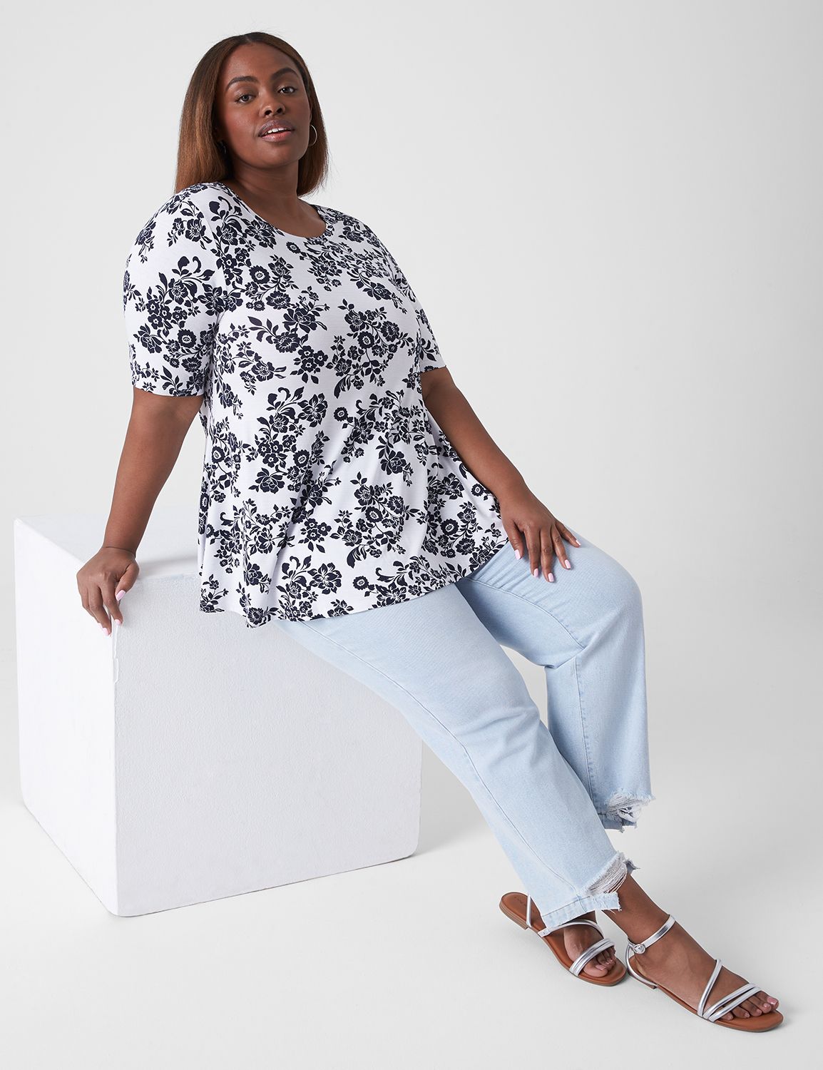 Perfect Sleeve Crew Neck Swing Tee Product Image 3