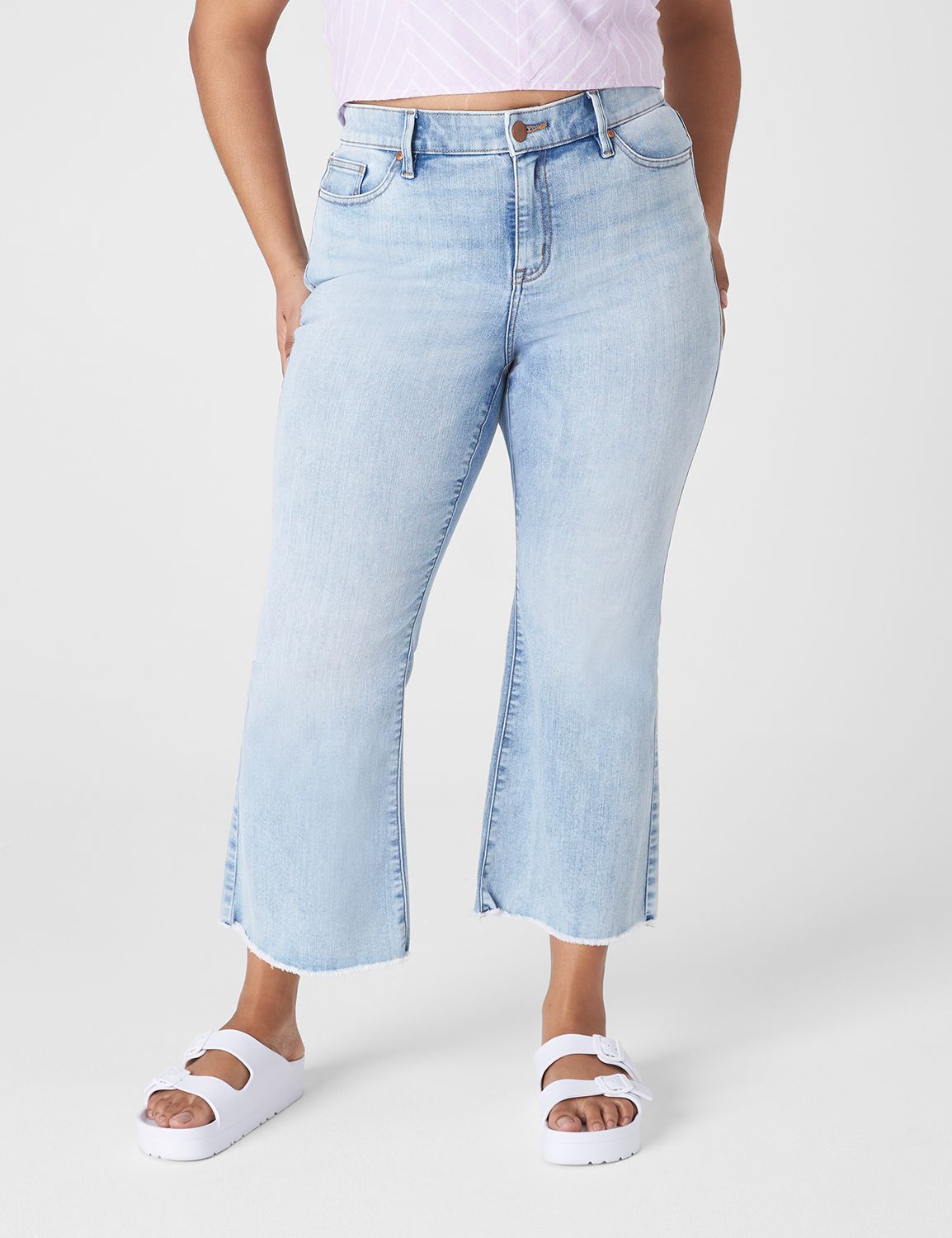 Signature Fit Cropped Flare Jean