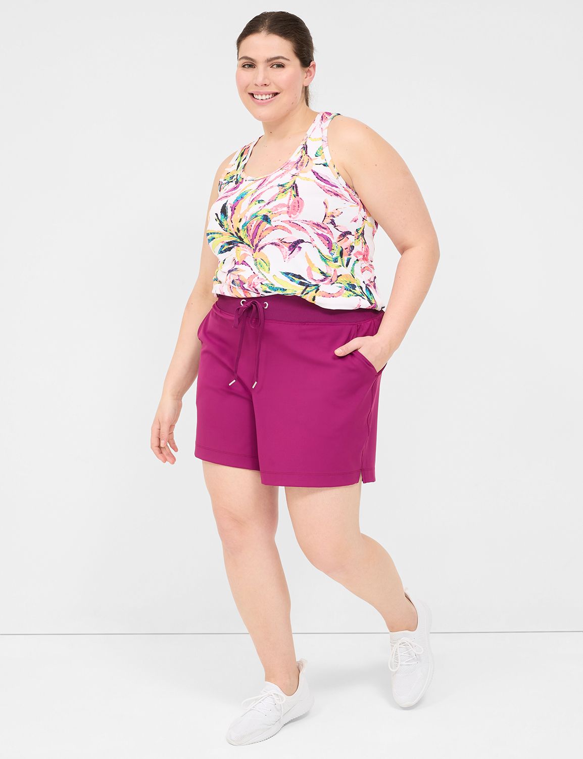 Livi Mid Rise Knit Trouser Short S Product Image 3