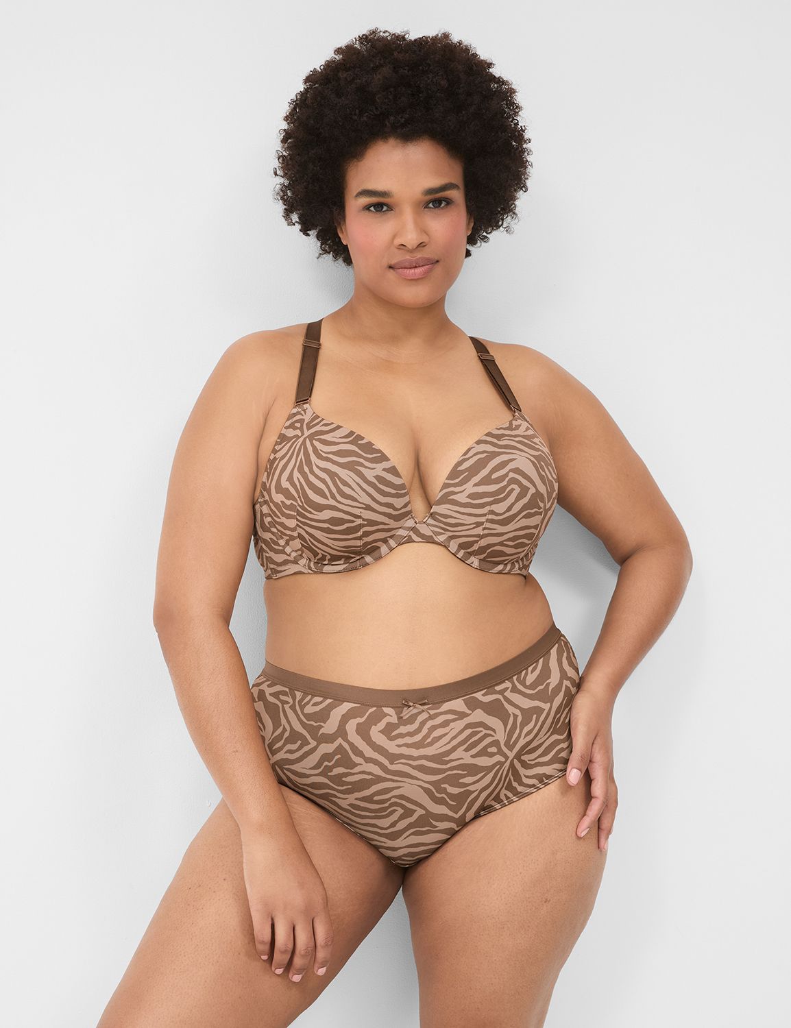 No-Show Full Brief Medallion Lace B Product Image 1