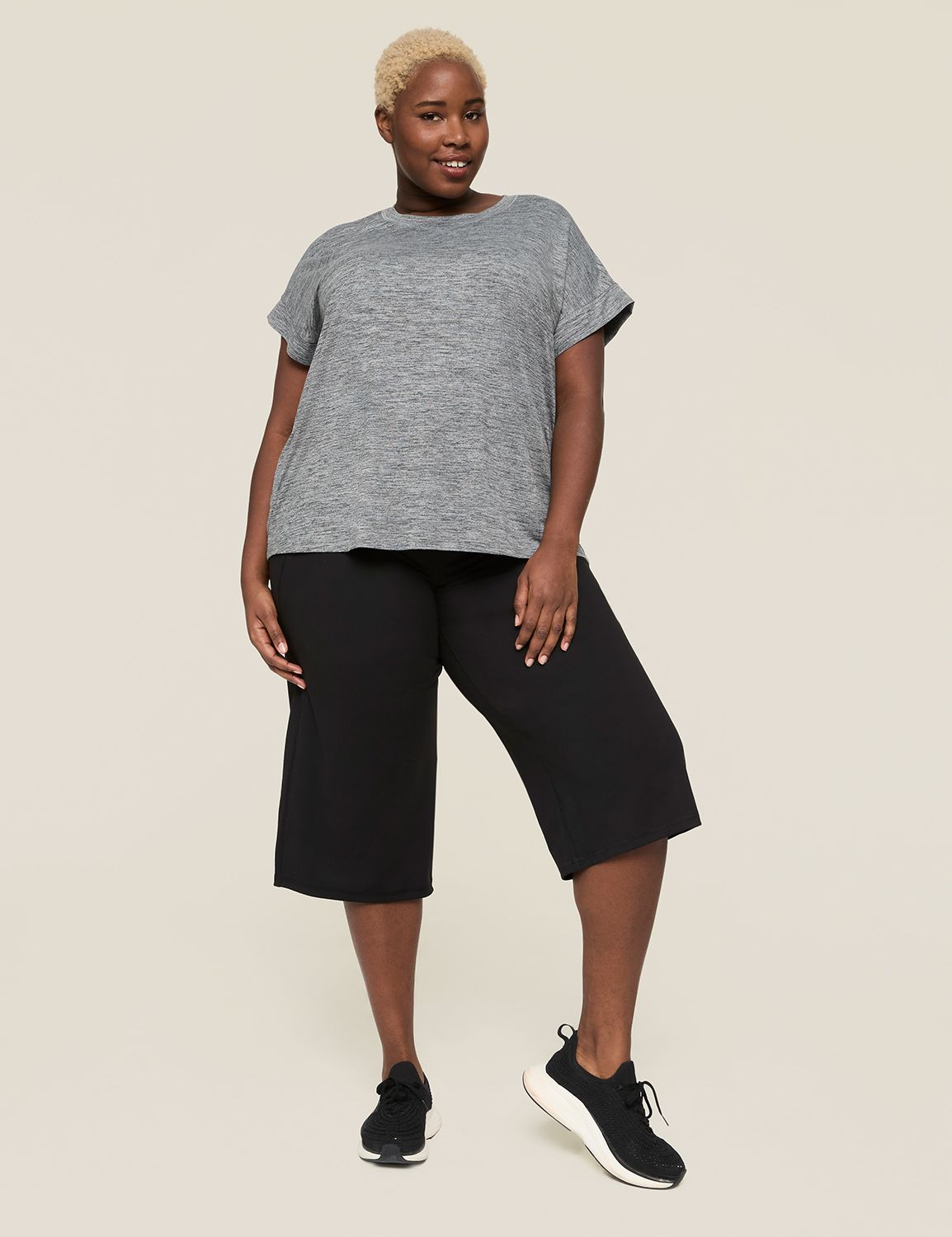LIVI Short Sleeve Crew Neckline Rec Product Image 3