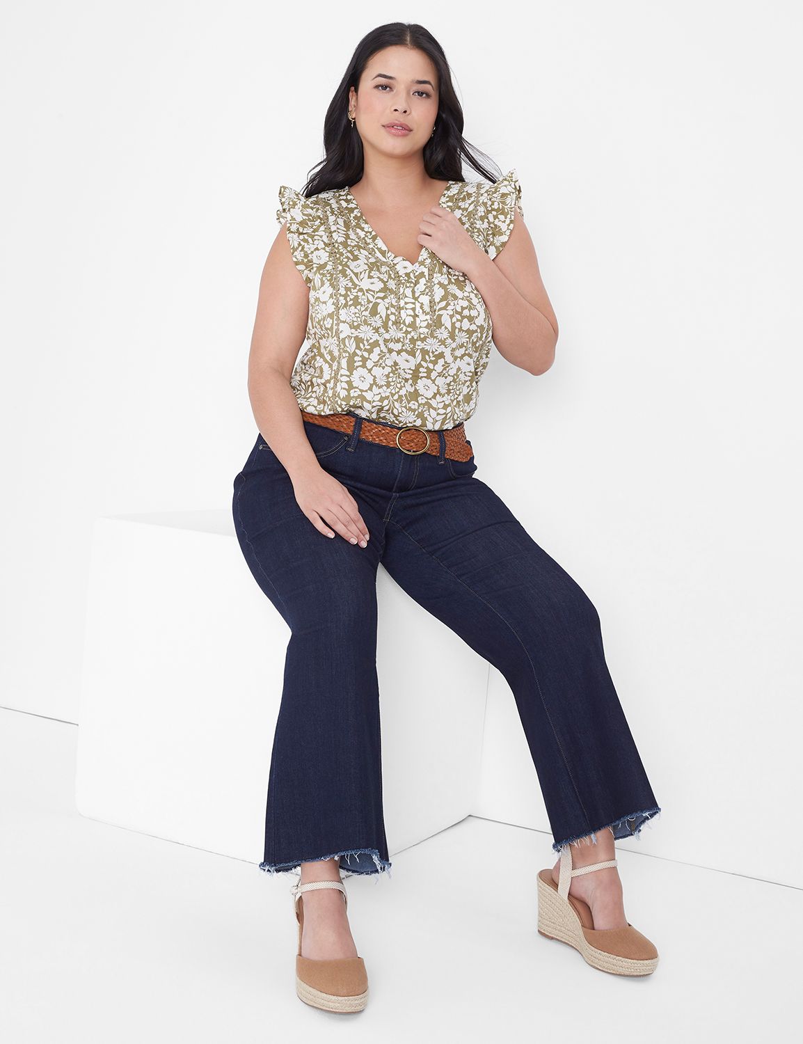 Classic Cap Flutter Sleeve V-Neck W Product Image 4