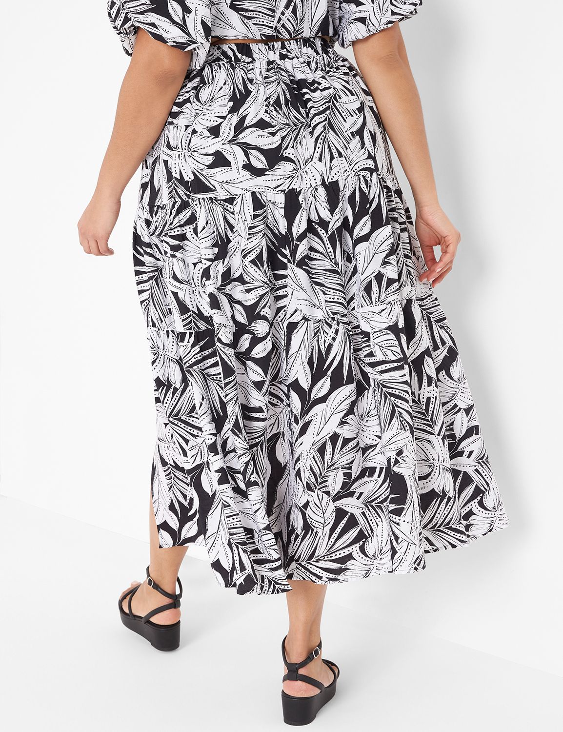 [Match Back] Tiered Maxi Skirt with Product Image 2
