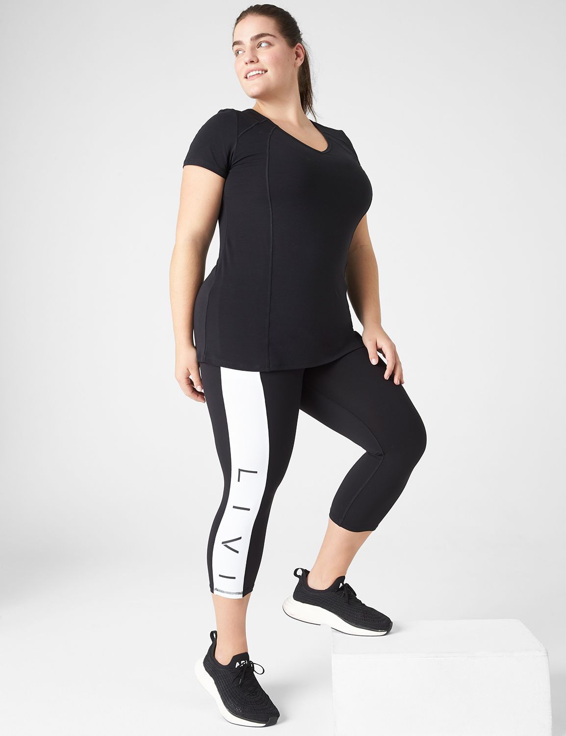 Livi High Rise Wicking Capri Leggin Product Image 4