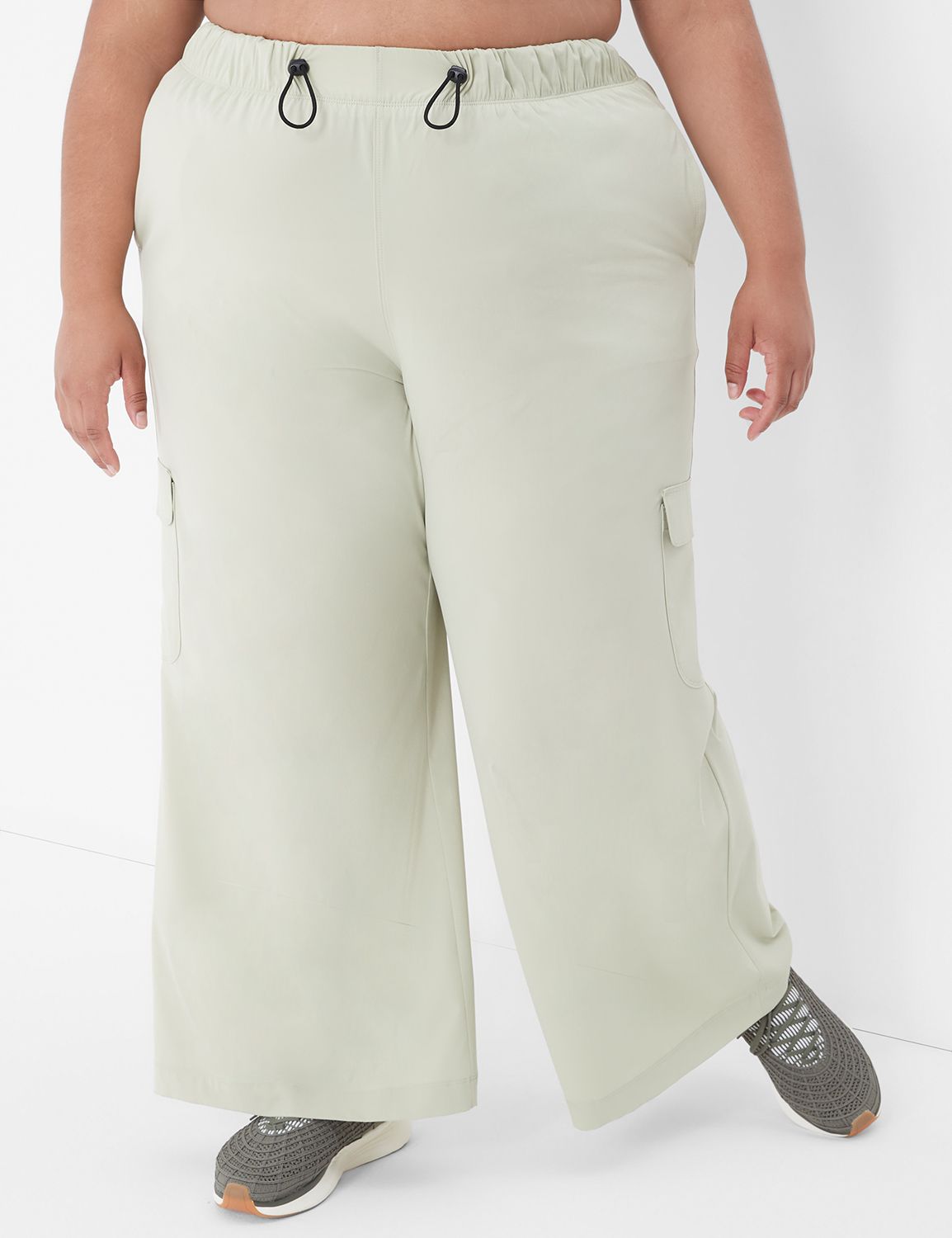 LIVI Stretch Woven Wide Leg Cargo Pant