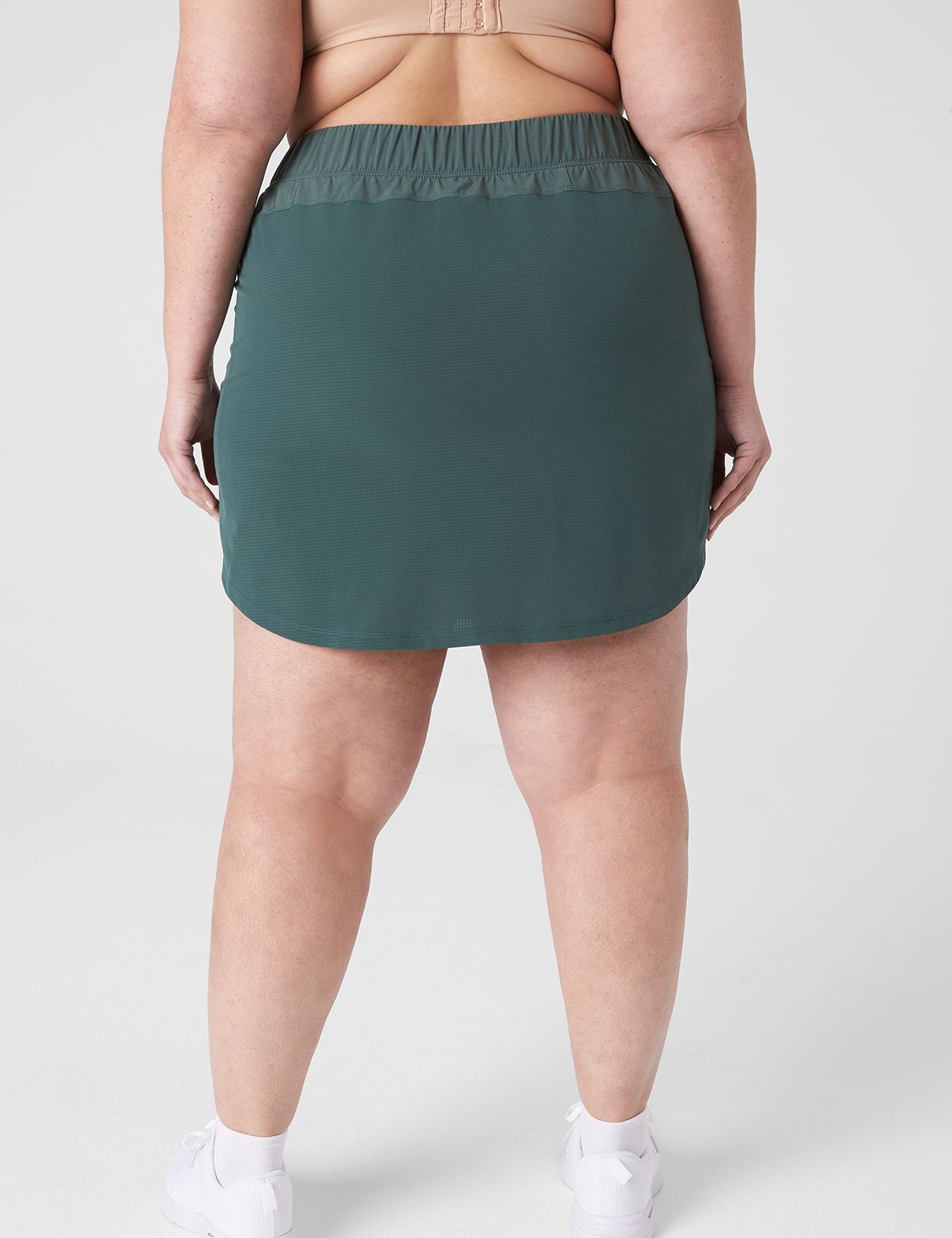 Livi Mid Rise Stretch Woven Skort F Product Image 2