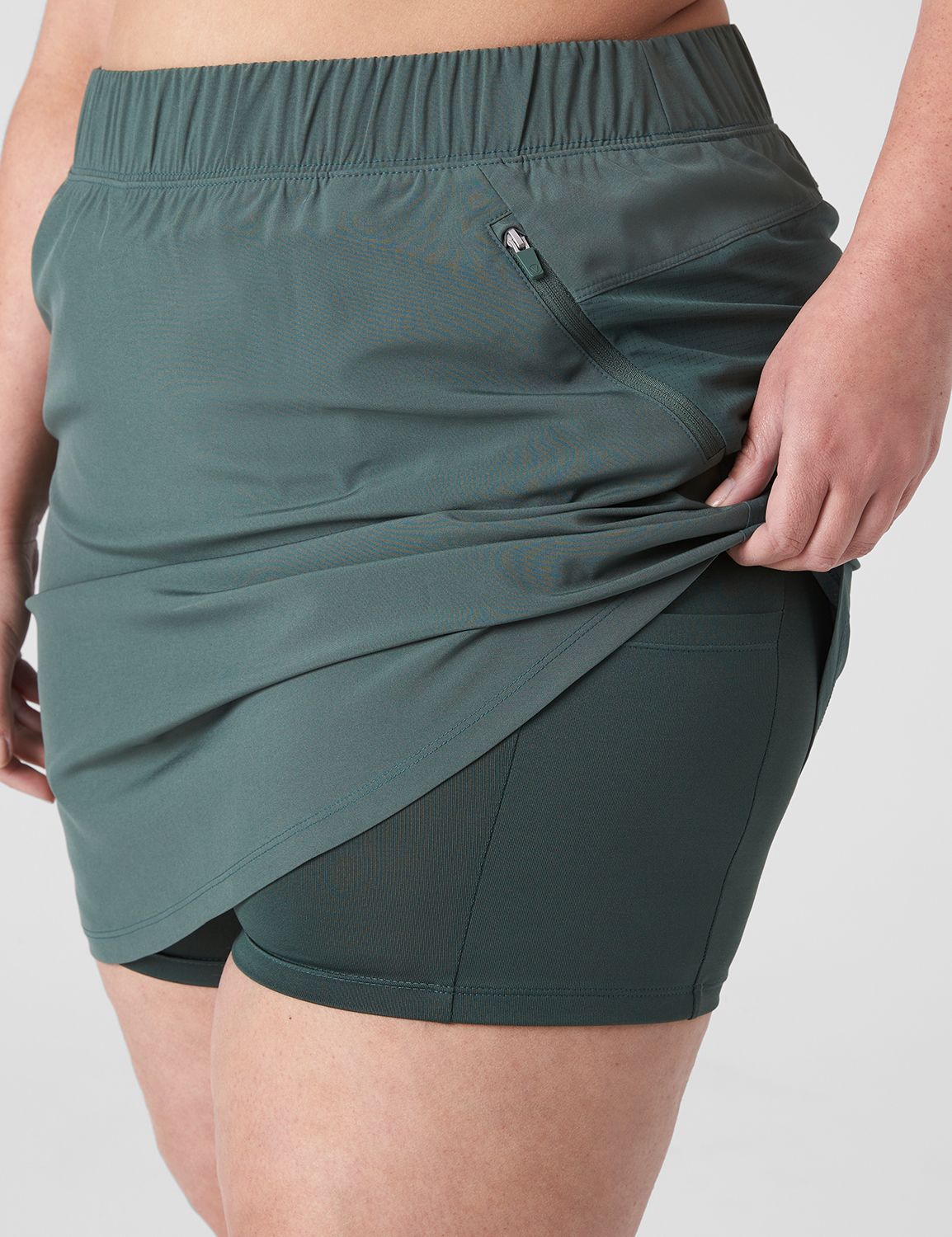 Livi Mid Rise Stretch Woven Skort F Product Image 4