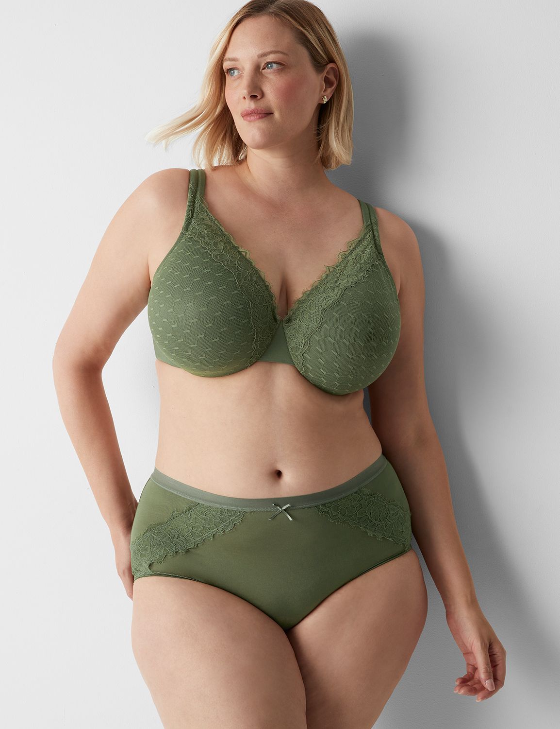 Lane Bryant: Whoaaa….$25 BRAS? (Yes, but it won't last long.)