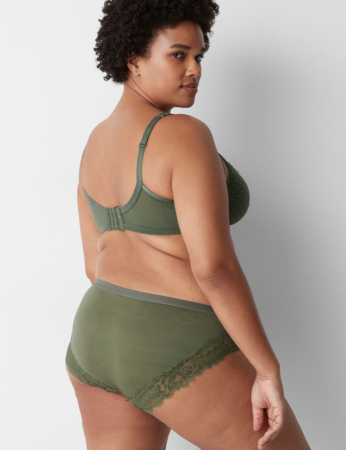 Green Bra Set (Bra & Panties), Women's Fashion, New Undergarments &  Loungewear on Carousell