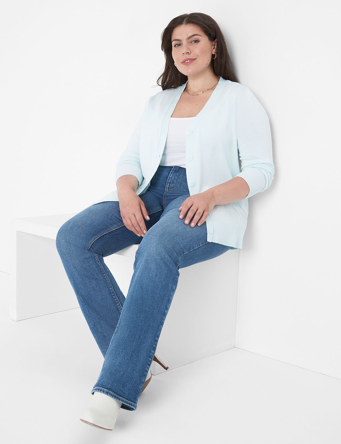 Classic Long Sleeve V-Neck Button F Product Image 3