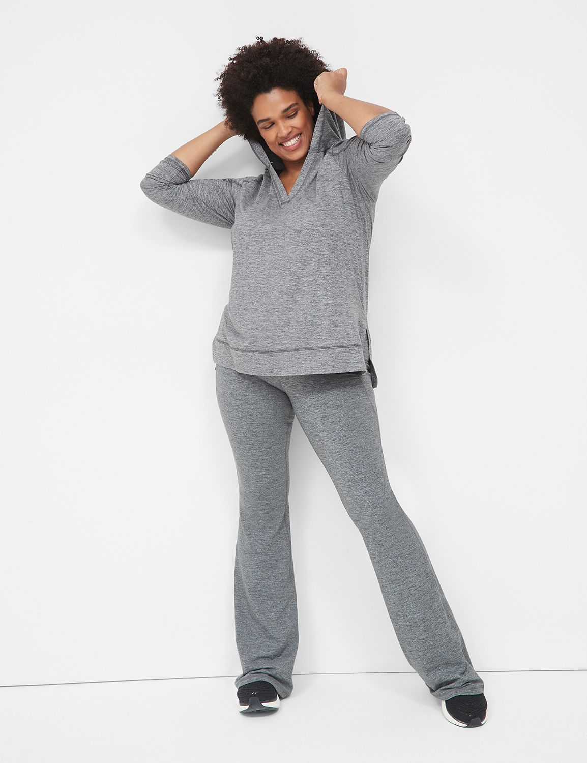LIVI Long Sleeve Vneck Livi Soft ma Product Image 3