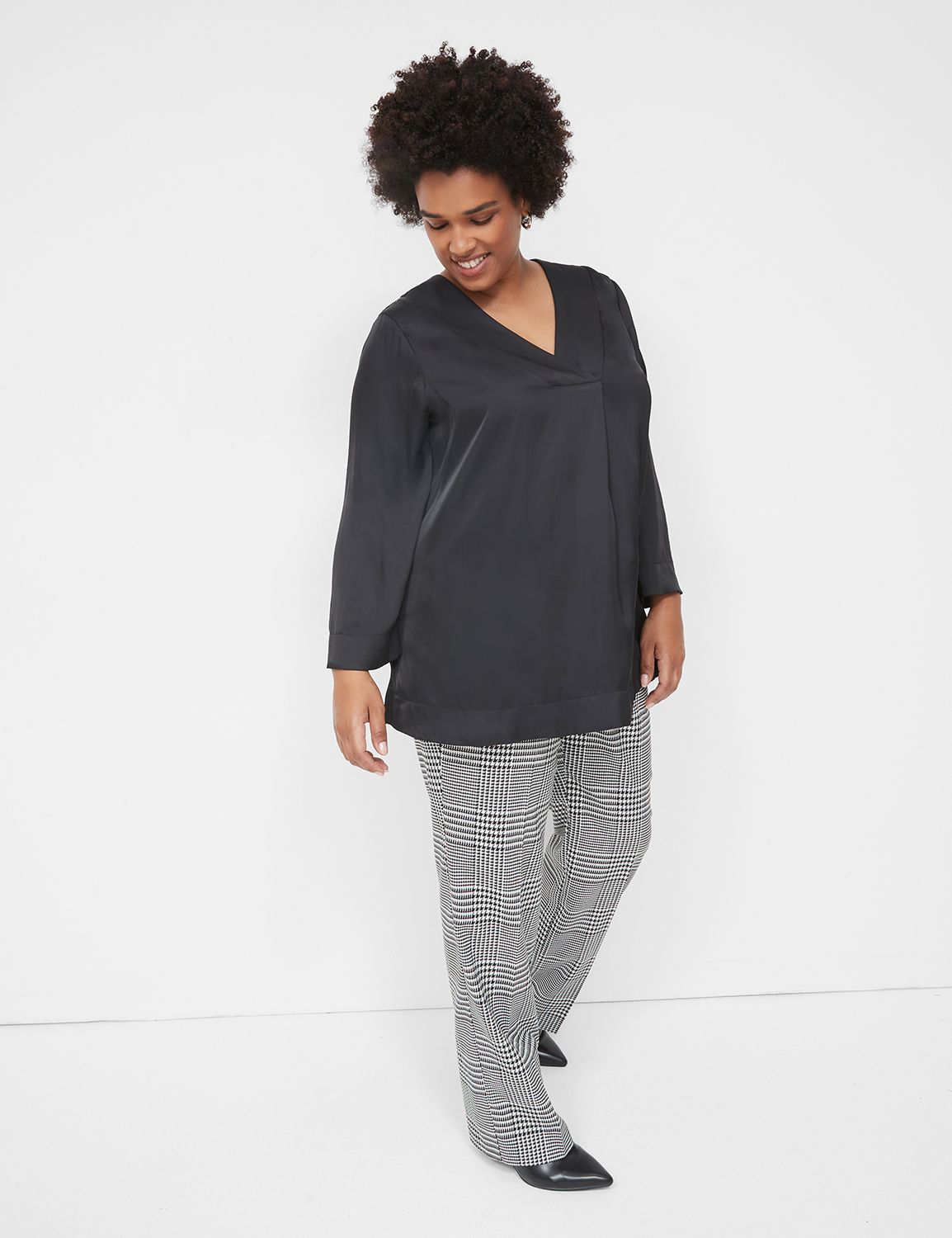 Lyng Designs - V Neck Button Front Tunic