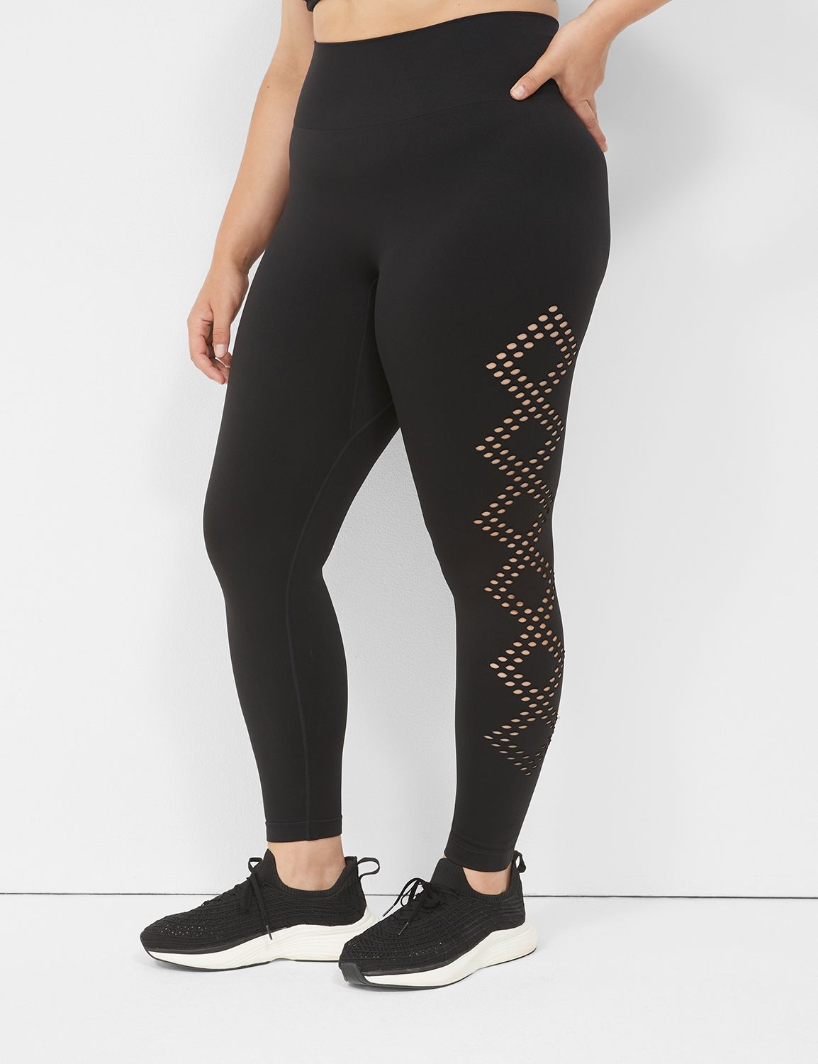 LIVI High-Rise Recycled LIVI Soft Capri Legging With Macrame