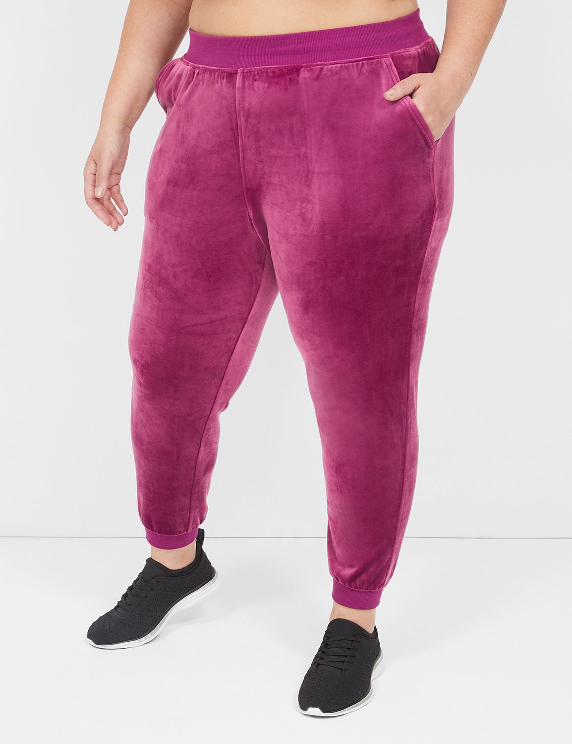 LIVI Velour Jogger