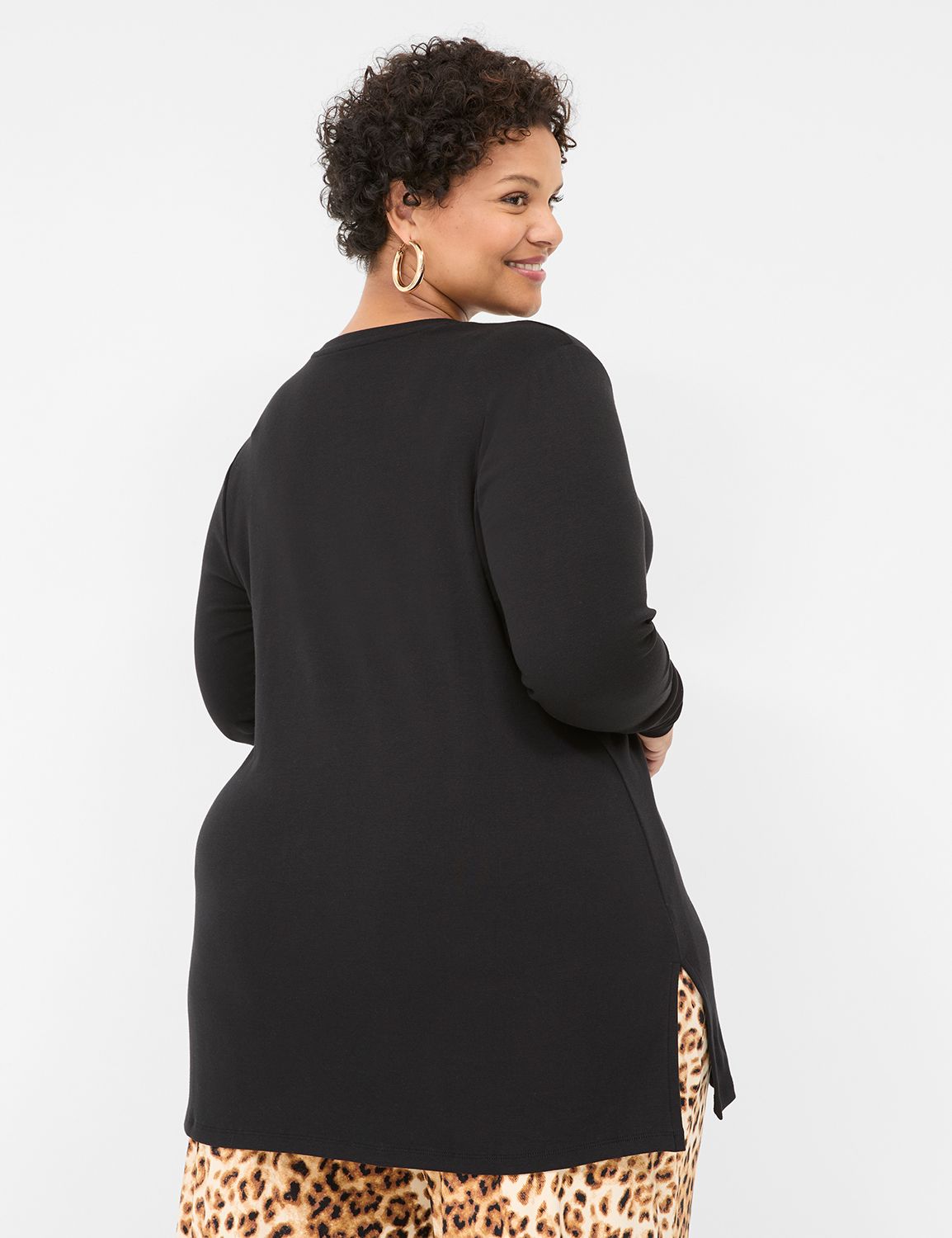 Classic Long Sleeve V-Neck Tunic Te Product Image 2