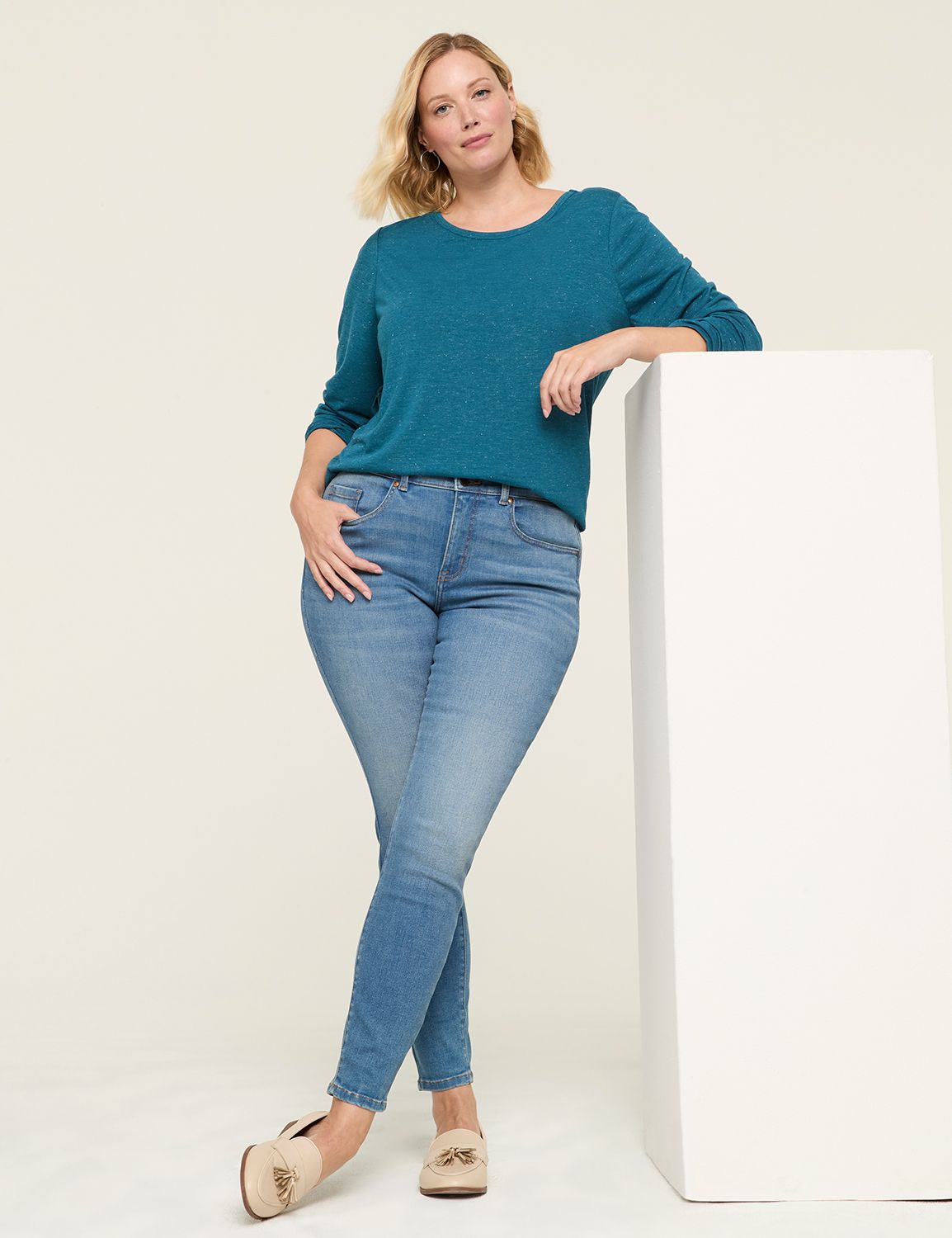 Classic Long Sleeve Crew Neck Curve Product Image 3