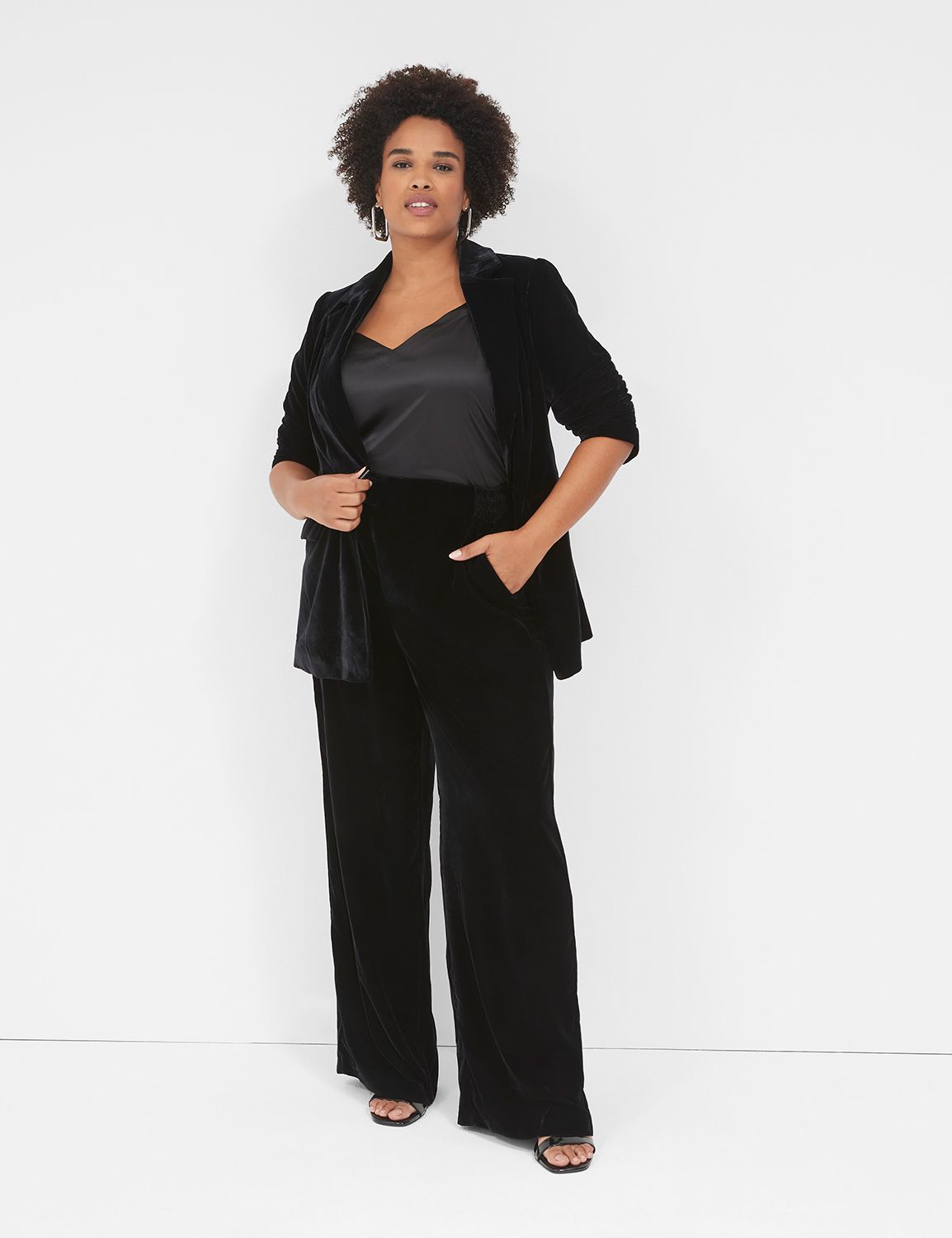 Plus-Size Velvet Jackets & Blazers Shopping Guide  Velvet clothes, Velvet  blazer women, Blazer outfits for women